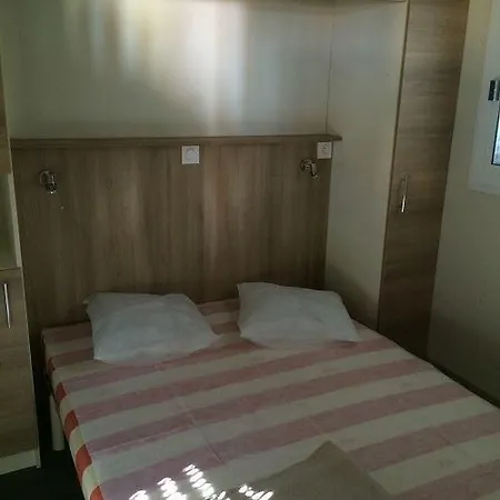 Camping La Piscine 5*