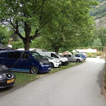 Camping La Piscine Le Bourg-dʼOisans