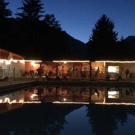 Kemping Camping La Piscine Le Bourg-dʼOisans