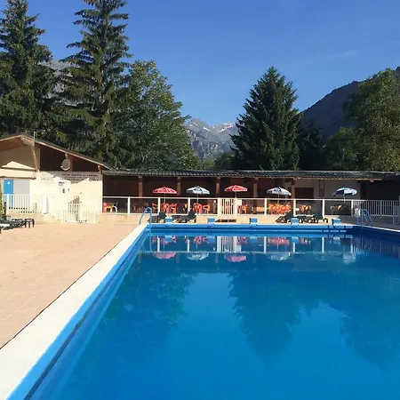 Camping La Piscine Kemping Le Bourg-dʼOisans